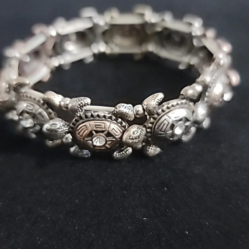 Metal Strech Turtle Bracelet